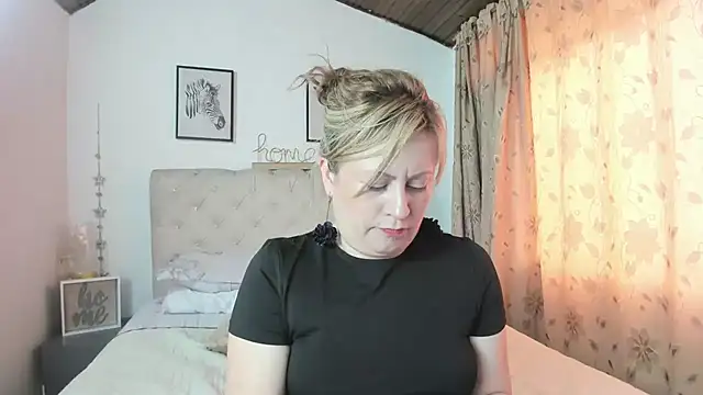 Snapshot of MonyCassius chatting on 02/24/25, 03:53 MonyCassius online show from 02/24/25, 03:53