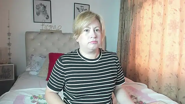 Snapshot of MonyCassius chatting on 03/05/25, 12:22 MonyCassius online show from 03/05/25, 12:22