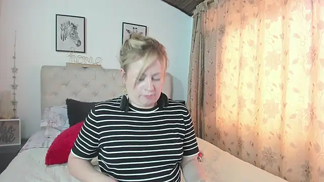 Snapshot of MonyCassius chatting on 03/11/25, 03:45 MonyCassius online show from 03/11/25, 03:45