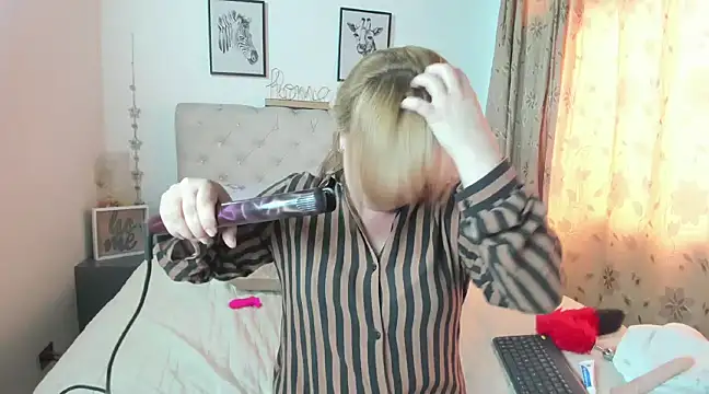 Snapshot of MonyCassius chatting on 03/17/25, 06:53 MonyCassius online show from 03/17/25, 06:53