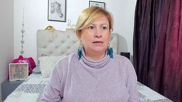 Snapshot of MonyCassius chatting on 09/10/25, 01:00 MonyCassius online show from 09/10/25, 01:00