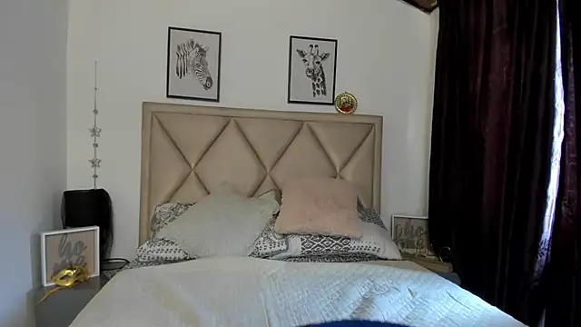 Snapshot of MonyCassius chatting on 11/28/25, 01:03 MonyCassius online show from 11/28/25, 01:03