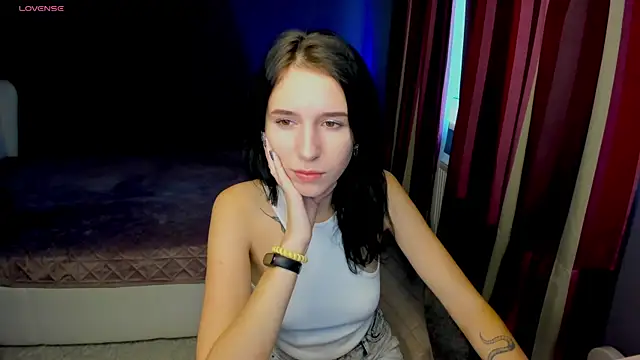 Snapshot of KarolinaBlacks chatting on 12/20/24, 10:05 KarolinaBlacks online show from 12/20/24, 10:05