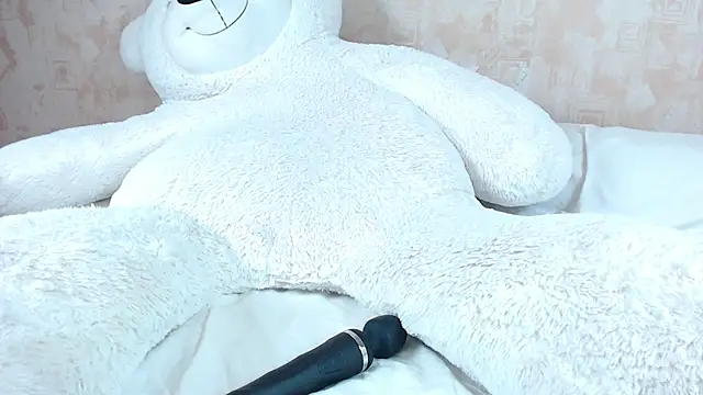 bellaa love  online show from 02/22/25, 10:07