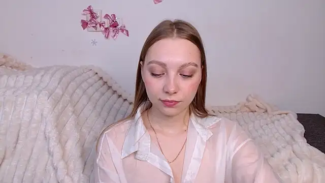 bellaa love  online show from 03/18/26, 11:19