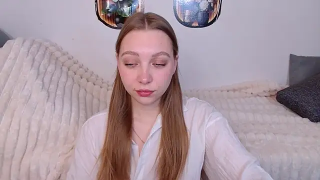 bellaa love  online show from 04/13/26, 12:05