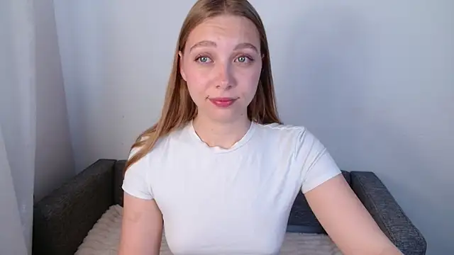 bellaa love  online show from 07/03/26, 12:50