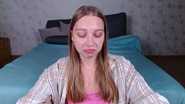 bellaa love  online show from 07/21/26, 12:13