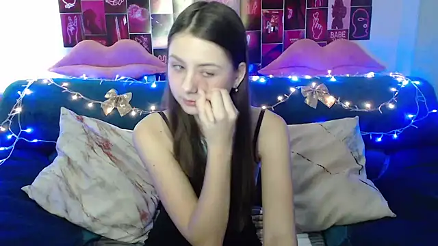 Snapshot of MilanaRoza chatting on 01/11/25, 05:41 MilanaRoza online show from 01/11/25, 05:41