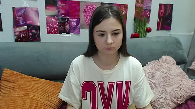 Snapshot of MilanaRoza chatting on 05/22/26, 04:52 MilanaRoza online show from 05/22/26, 04:52