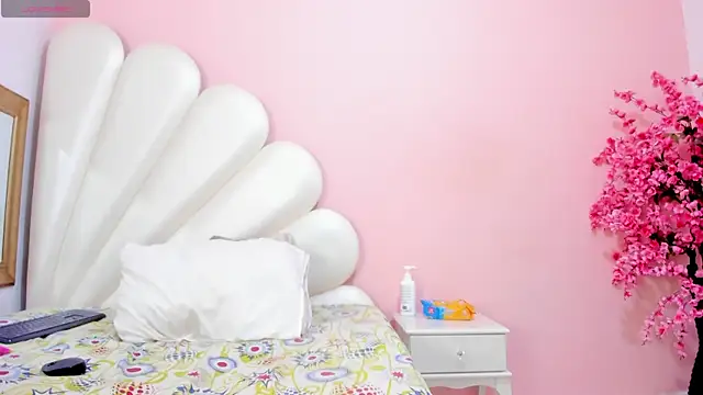 Ally Parkeer  online show from 01/08/25, 04:00