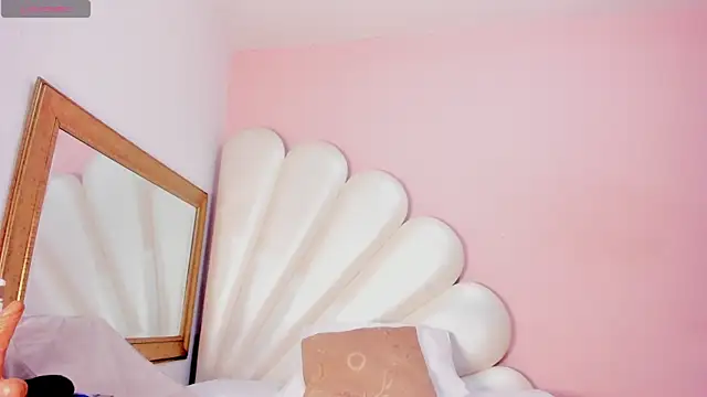 Ally Parkeer  online show from 02/01/25, 06:40