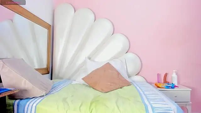 Ally Parkeer  online show from 02/08/25, 01:01