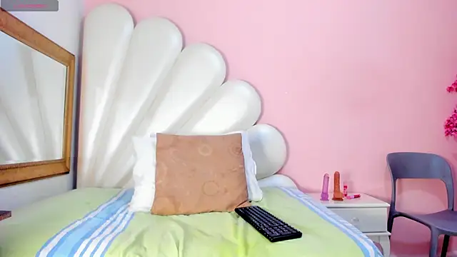 Ally Parkeer  online show from 02/26/25, 04:56