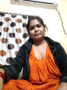 Snapshot of yoursweety09 chatting on 01/08/25, 05:15 yoursweety09 online show from 01/08/25, 05:15