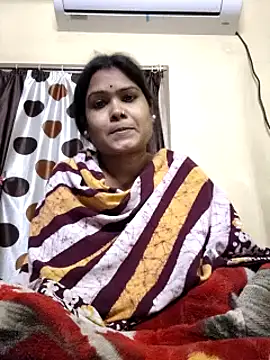 Snapshot of yoursweety09 chatting on 01/10/25, 04:41 yoursweety09 online show from 01/10/25, 04:41