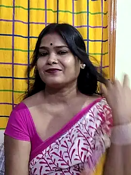 Snapshot of yoursweety09 chatting on 10/03/25, 07:49 yoursweety09 online show from 10/03/25, 07:49