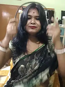 Snapshot of yoursweety09 chatting on 10/10/25, 01:43 yoursweety09 online show from 10/10/25, 01:43
