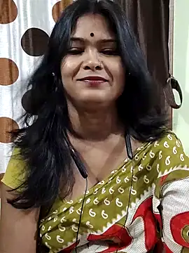 Snapshot of yoursweety09 chatting on 10/18/25, 12:13 yoursweety09 online show from 10/18/25, 12:13