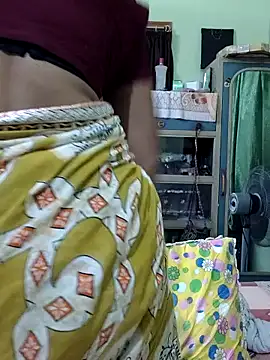 Snapshot of yoursweety09 chatting on 10/29/25, 02:03 yoursweety09 online show from 10/29/25, 02:03