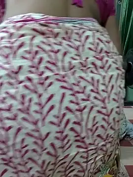 Snapshot of yoursweety09 chatting on 11/01/25, 12:01 yoursweety09 online show from 11/01/25, 12:01