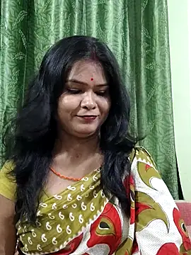 Snapshot of yoursweety09 chatting on 11/06/25, 08:04 yoursweety09 online show from 11/06/25, 08:04