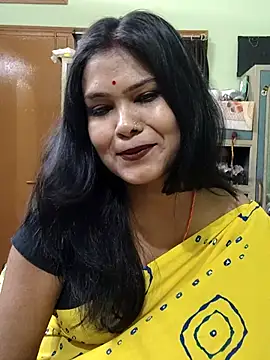 Snapshot of yoursweety09 chatting on 11/09/25, 01:53 yoursweety09 online show from 11/09/25, 01:53