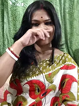 Snapshot of yoursweety09 chatting on 11/10/25, 08:46 yoursweety09 online show from 11/10/25, 08:46