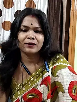 Snapshot of yoursweety09 chatting on 11/16/25, 12:05 yoursweety09 online show from 11/16/25, 12:05