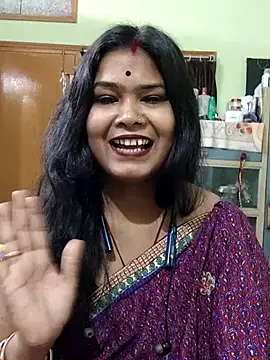 Snapshot of yoursweety09 chatting on 12/15/25, 01:48 yoursweety09 online show from 12/15/25, 01:48