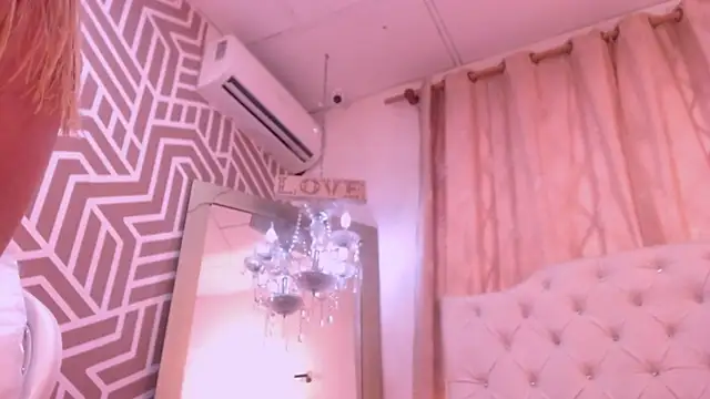 SashaDurante online show from 04/23/26, 12:29