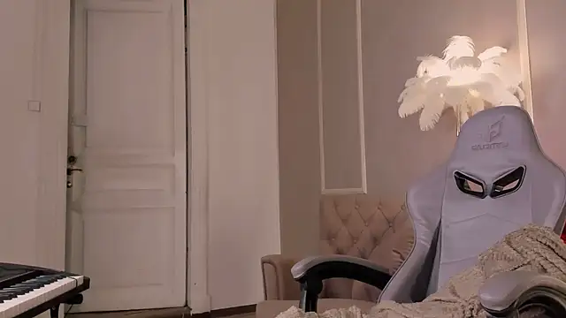 Alisia Mars online show from 02/11/25, 09:42