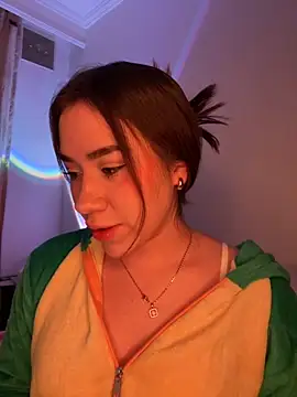 Im Valen Cute online show from 10/31/25, 02:34