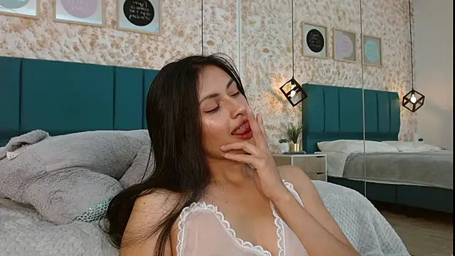 July gh online show from 02/15/25, 12:26