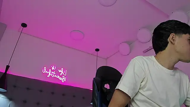 Dyla n18 online show from 04/04/26, 02:25