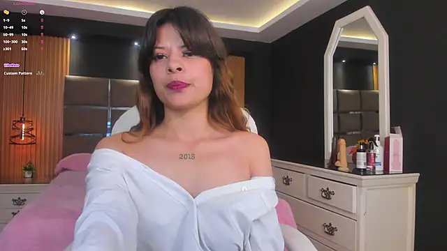 Snapshot of Antonella_Torres2 chatting on 01/11/25, 03:13 Antonella Torres2 online show from 01/11/25, 03:13