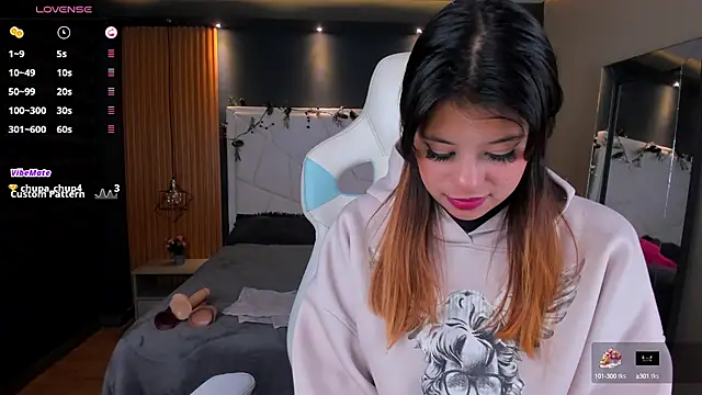 Snapshot of Antonella_Torres2 chatting on 01/29/25, 03:33 Antonella Torres2 online show from 01/29/25, 03:33