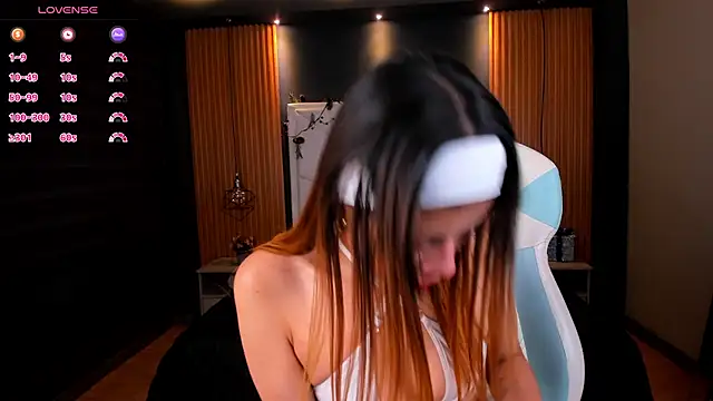 Snapshot of Antonella_Torres2 chatting on 02/12/25, 03:29 Antonella Torres2 online show from 02/12/25, 03:29