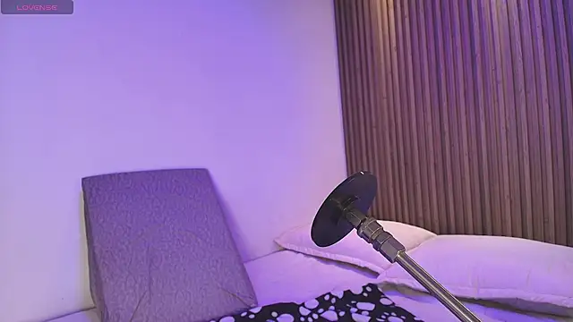 Snapshot of Antonella_Torres2 chatting on 11/11/25, 03:28 Antonella Torres2 online show from 11/11/25, 03:28