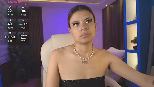 Snapshot of Antonella_Torres2 chatting on 11/13/25, 03:27 Antonella Torres2 online show from 11/13/25, 03:27