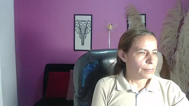 Milf karlye online show from 10/30/25, 02:24