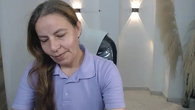 Milf karlye online show from 12/16/25, 01:32