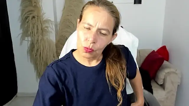 Milf karlye online show from 03/26/26, 01:55