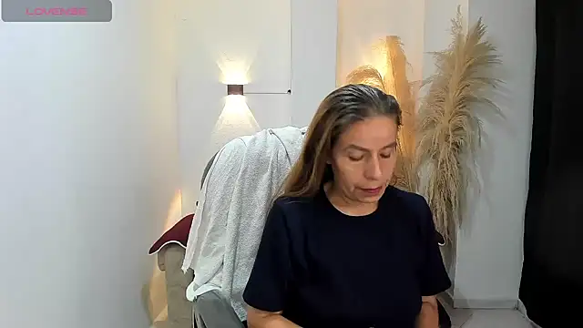 Milf karlye online show from 06/05/26, 02:40