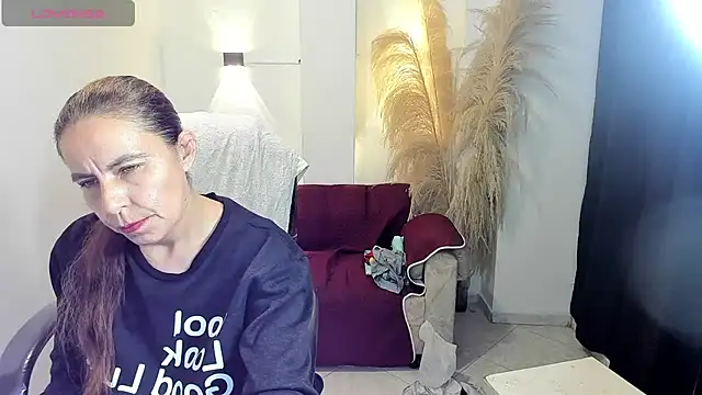 Milf karlye online show from 06/09/26, 04:35