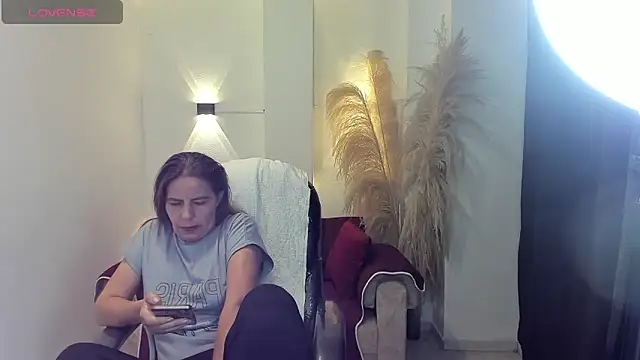 Milf karlye online show from 06/10/26, 02:56
