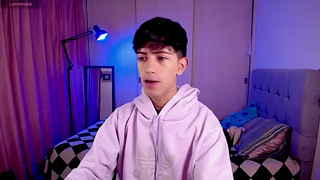 Snapshot of teobowny_ chatting on 01/19/25, 03:42 teobowny online show from 01/19/25, 03:42