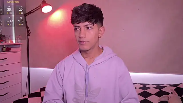 Snapshot of teobowny_ chatting on 09/26/25, 01:37 teobowny online show from 09/26/25, 01:37