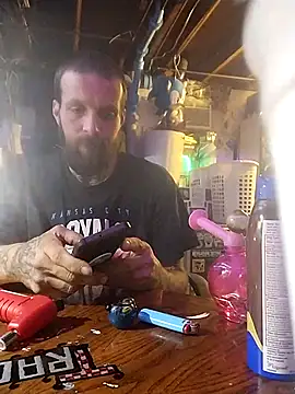 Snapshot of Whipit323 chatting on 12/22/24, 11:22 Whipit323 online show from 12/22/24, 11:22