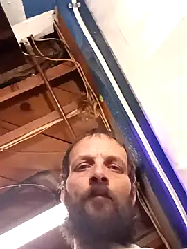 Snapshot of Whipit323 chatting on 12/19/25, 05:03 Whipit323 online show from 12/19/25, 05:03